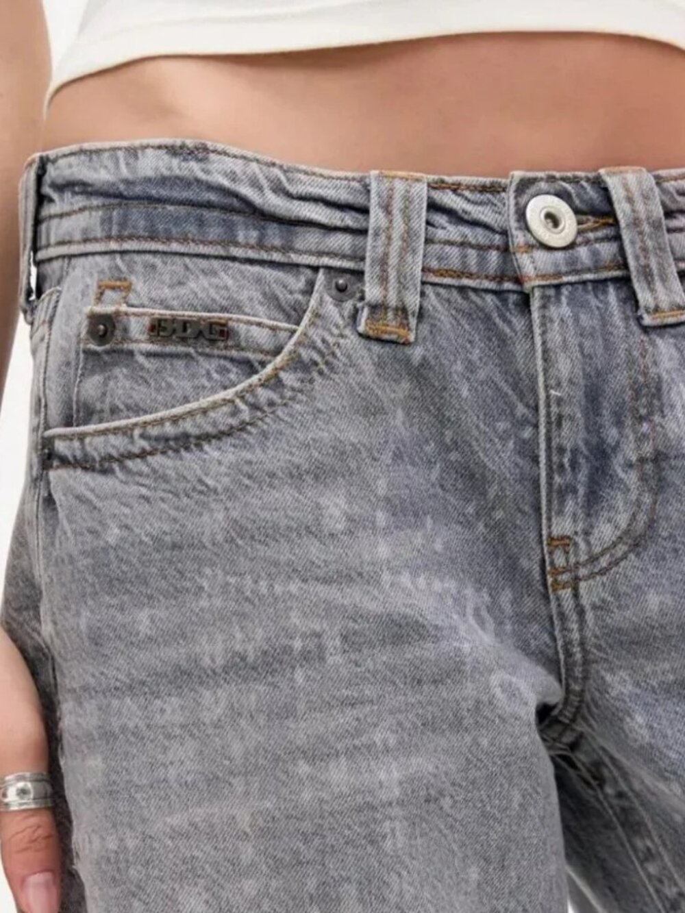 clothes - Picture 7 of 10